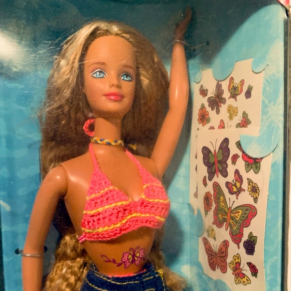 1998 Mattel Butterfly Art Barbie - Picture 2 of 7